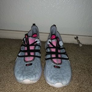 Nike running shoes women’s size 7